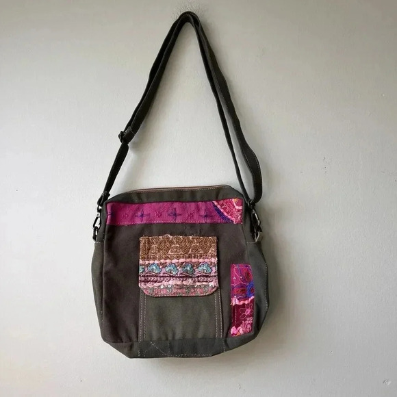 Vintage Addiction New Womens Crossbody Bag - Picture 1 of 6